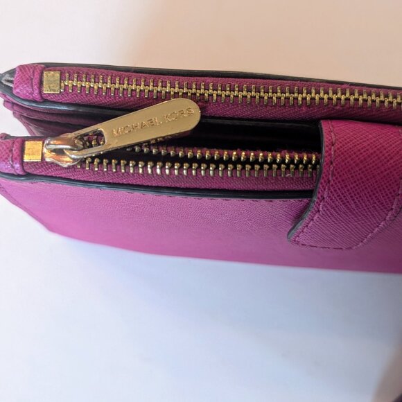 Michael Kors Fuchsia Jet Setter Leather Wallet – Double Zip - Picture 5 of 9